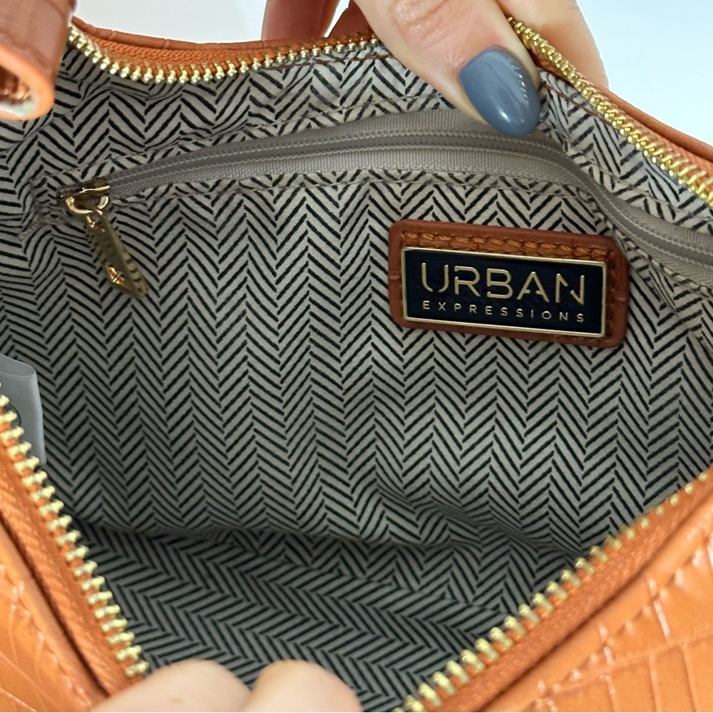 Urban Expressions Tan half moon or Luna shaped bag - Picture 3 of 3